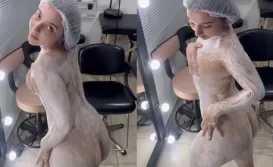 Belle Belinha peladinha e-girl clareando os pêlinhos do corpo Belle Belinha peladinha e-girl clareando os pêlinhos do corpo