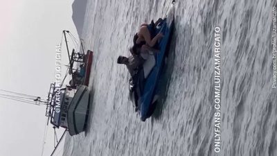 Luiza Marcato fodendo em cima do jet ski video pornô