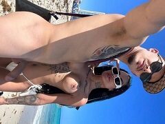 Tati Zaqui e Thomaz Costa pelados em praia de nudismo